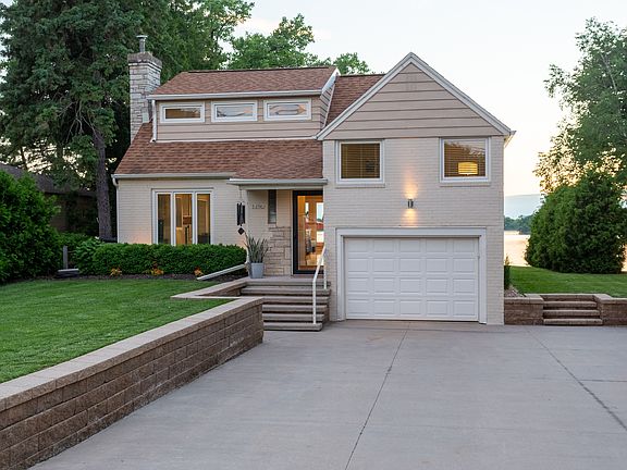 2nd image of 1410 Lakeshore Dr