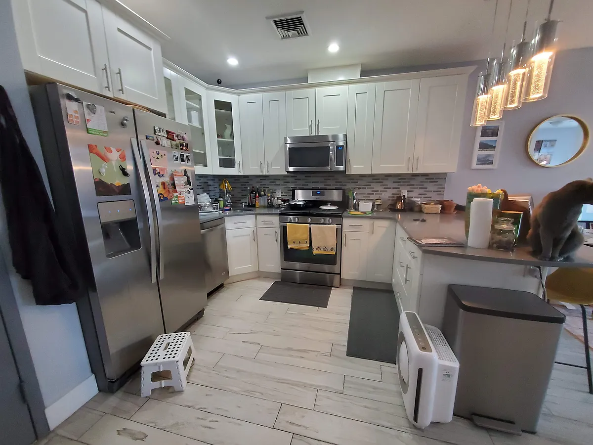 Building Photo - 540 5th Ave #2B