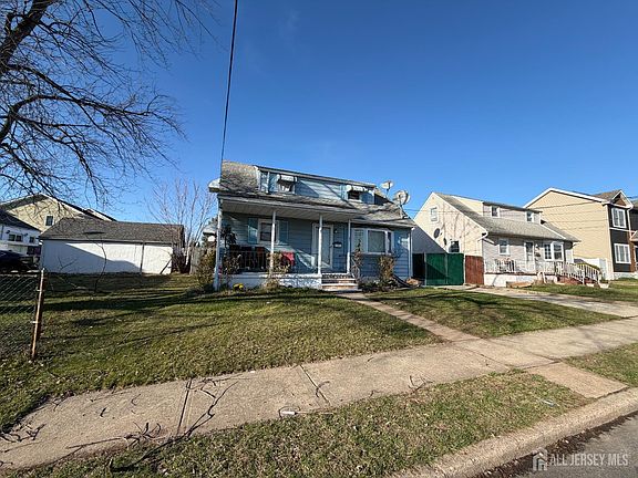 3rd image of 47 Spruce St