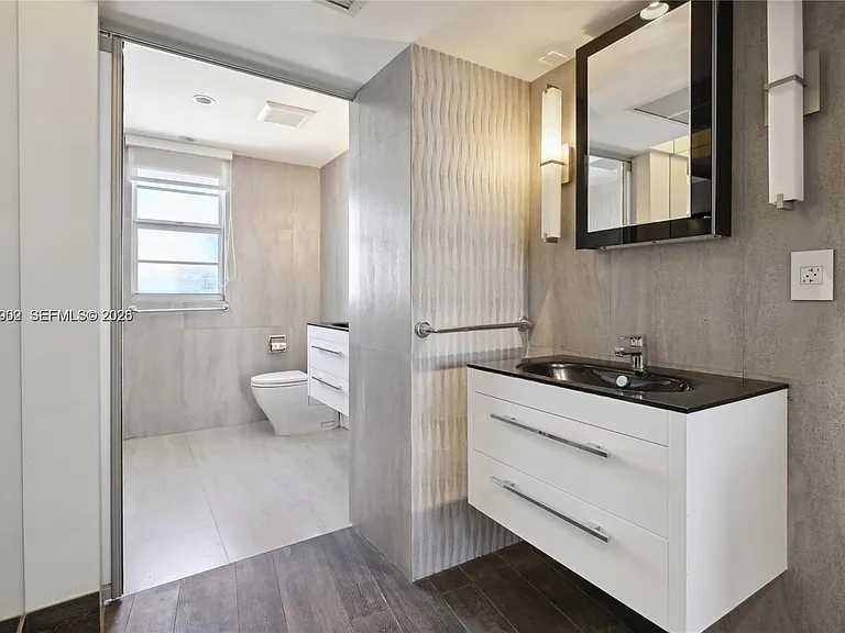 5255 Collins Ave #7G — Photo 6