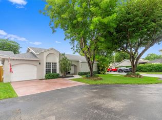 9870 NW 51st Ln, Doral, FL 33178