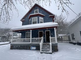 1422 Merrill St, Kalamazoo, MI