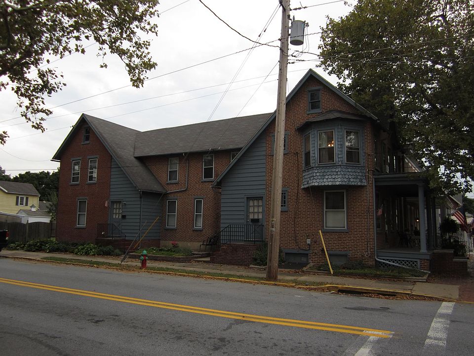 1st image of 600 Delaware St APT 2