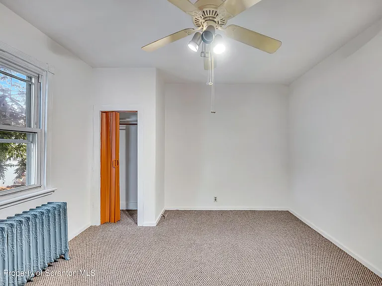 1020 Farber Ct — Photo 7