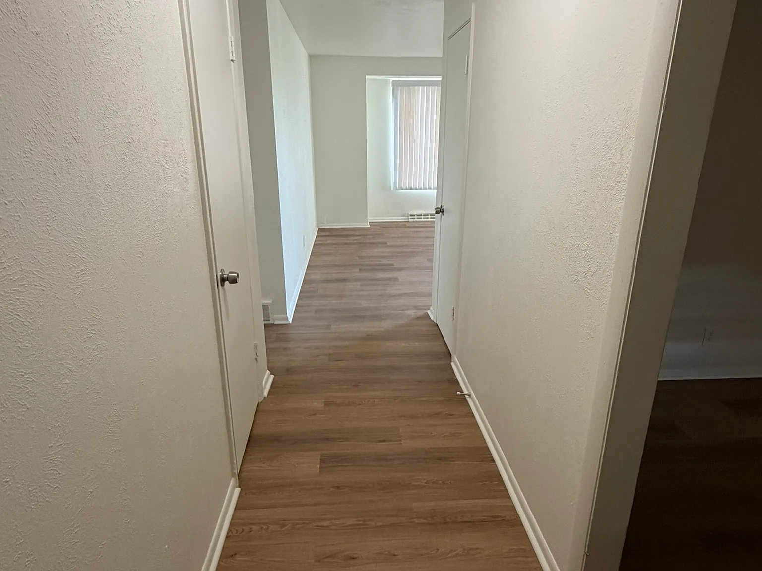 2 bed, 1.5 bath, 1702 sqft, $1,895 — Photo 2