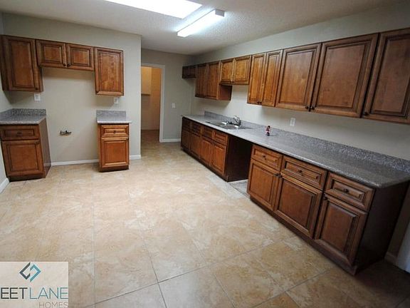 3rd image of 4605 N 51st Ave