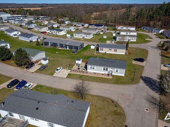3rd image of 885 Buttonwood Dr