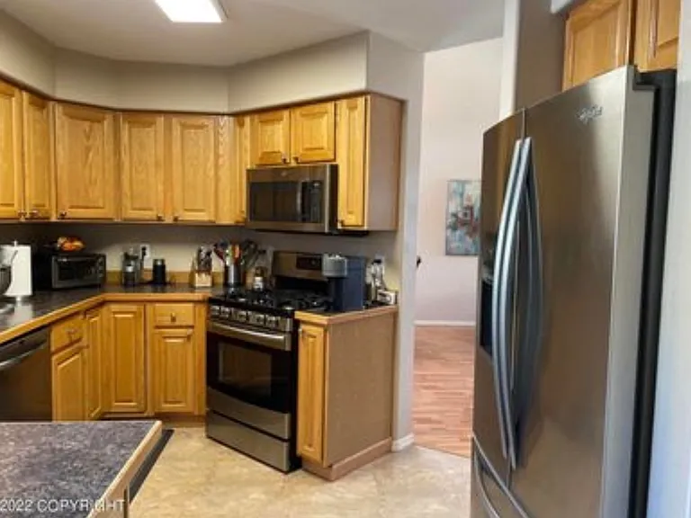 2431 Trisha Ave — Photo 9