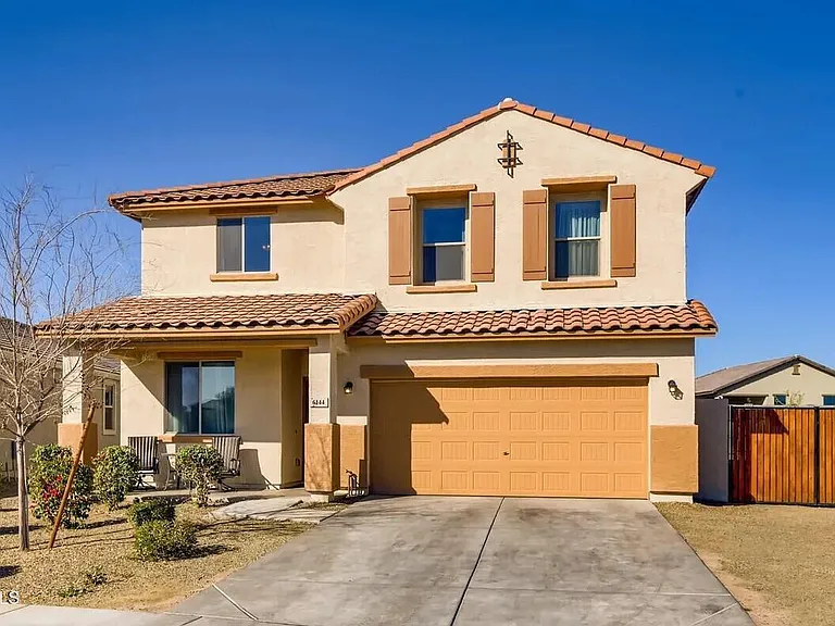 6144 W Freeway Ln — Photo 1