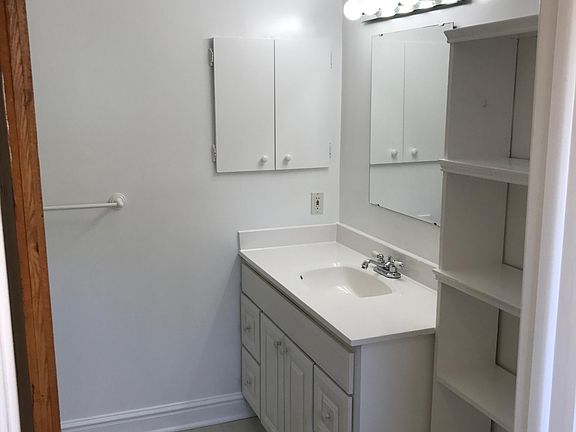 5th image of 506 Crescent St NE #4