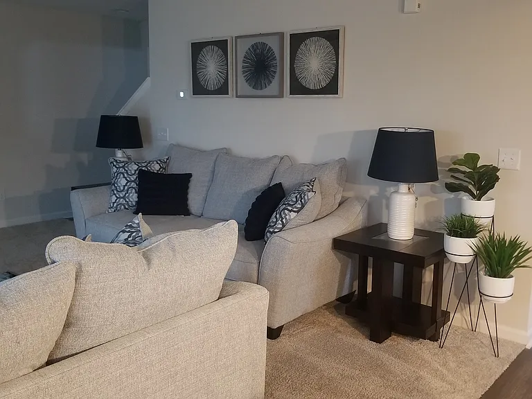 988 Oxbow Ln — Photo 6