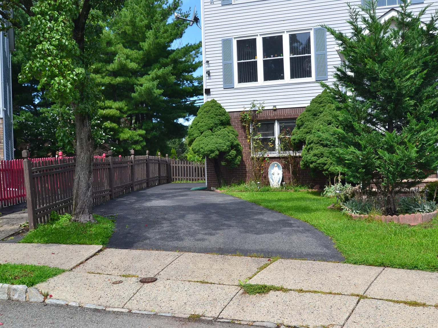 3 bed, 1400 sqft, $3,000 — Photo 2