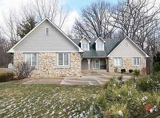 10238 Wildwood Dr, Zionsville, IN 46077