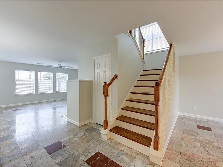 9611 Lasbury Dr — Photo 6