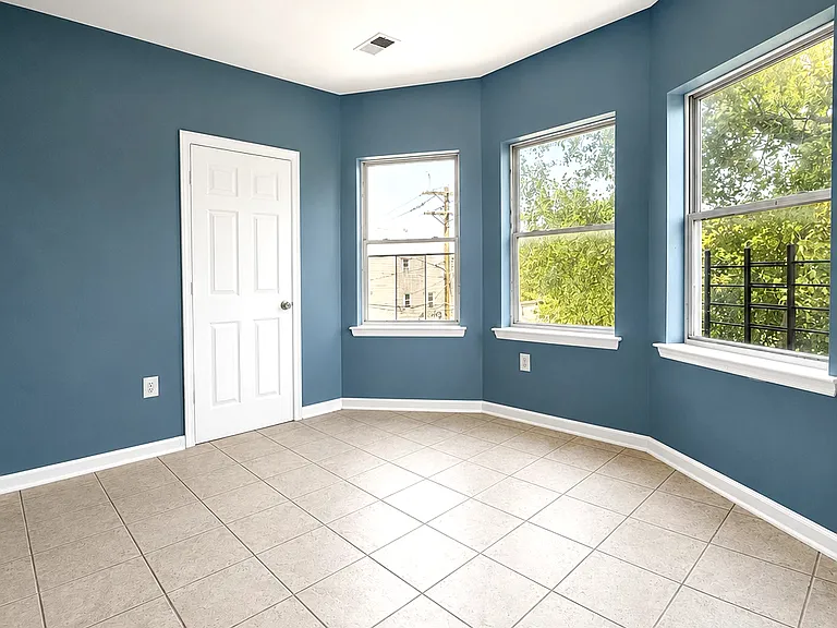 44 Astor St #3 — Photo 9
