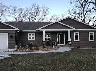 3810 Apple Ln, Oshkosh, WI 54902