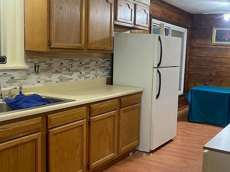 5702 N US Highway 35 — Photo 12