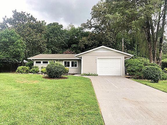 1st image of 912 Wesley Rd