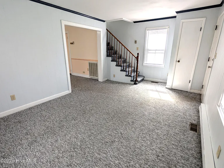 710 Beech St — Photo 11