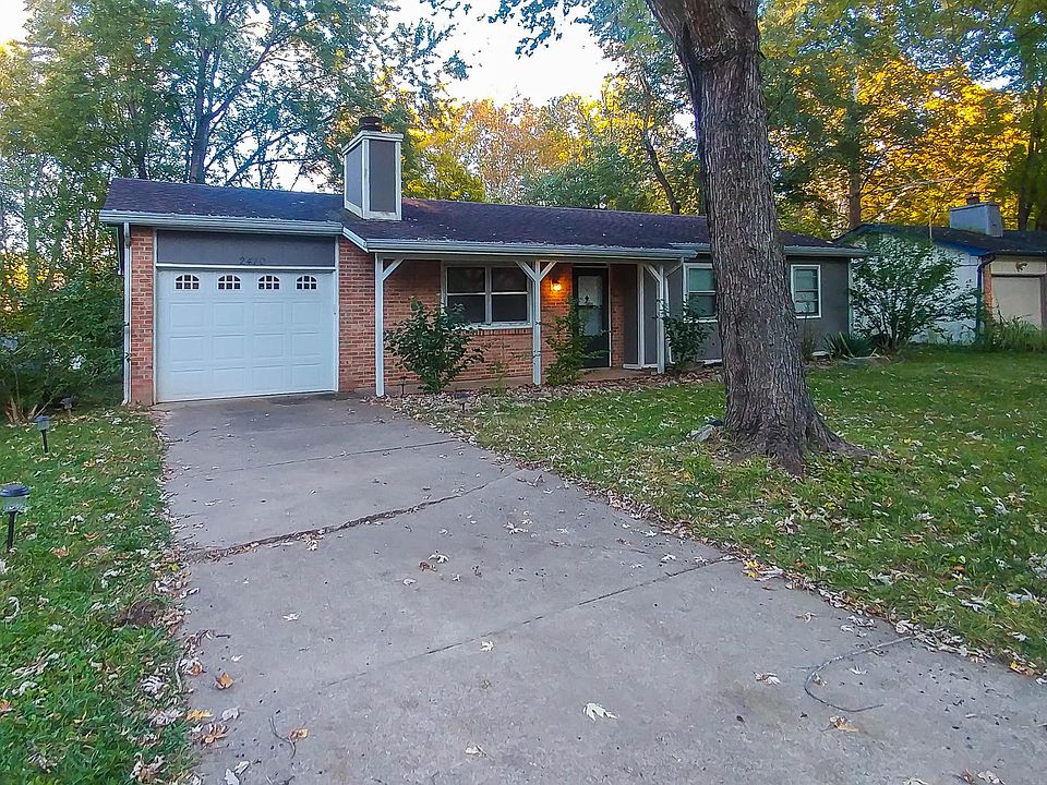 1st image of 2410 S Grandview Cir