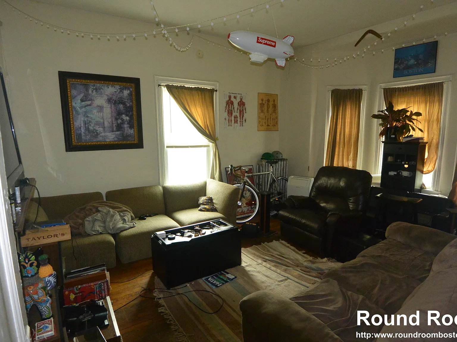 3 bed, 1000 sqft, $2,500 — Photo 2