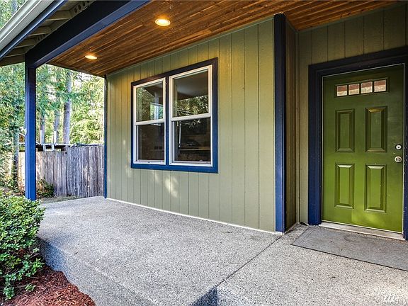 3rd image of 14286 Pioneer Way SE