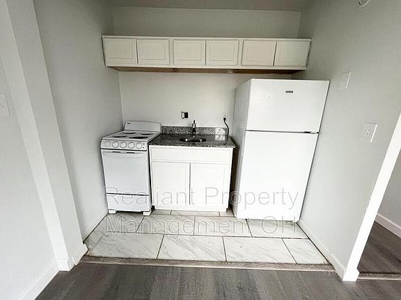 3rd image of 1737 Grand Ave APT 4