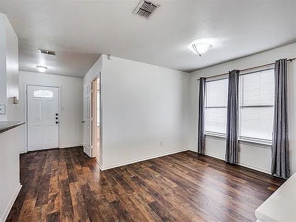 4th image of 2520 Sierra Dr