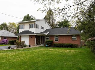 33 Briarwood Dr, Poughkeepsie, NY 12601