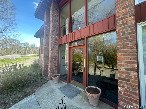 126 Sherman Hill Road #C14, Woodbury, CT 06798