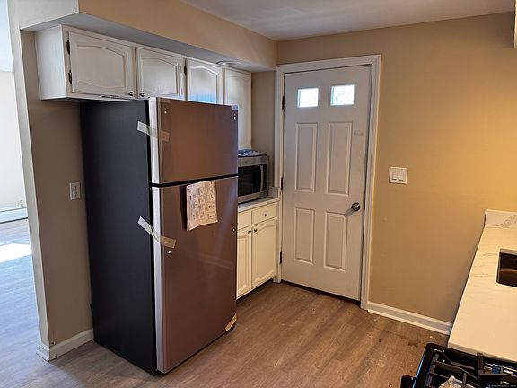 3rd image of 123 Montowese St #C