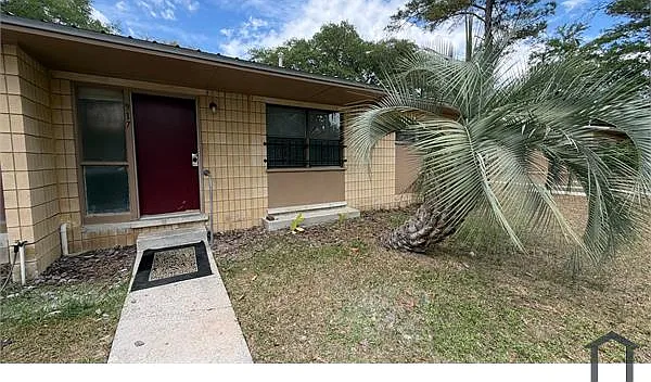 917 NW 40th Ave — Photo 2