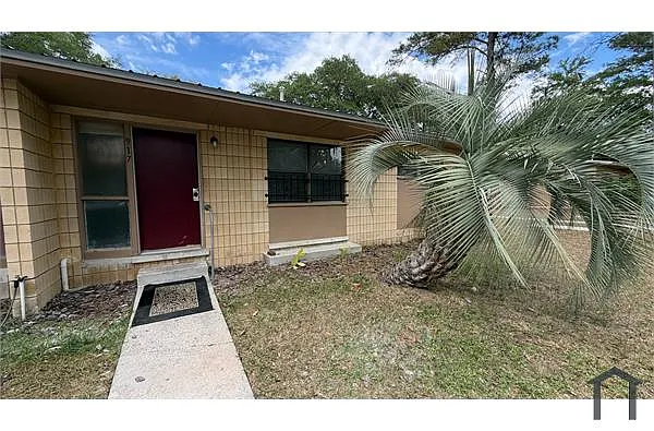 Building Photo - 917 NW 40th Ave
