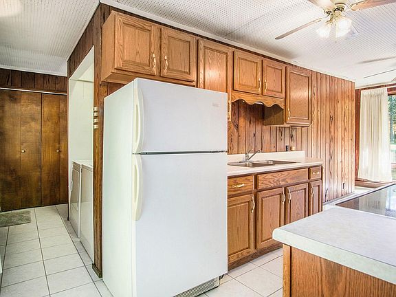 4th image of 1616 Bond St