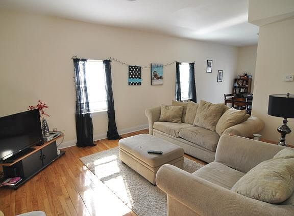 3rd image of 2844 Erie Ave #2