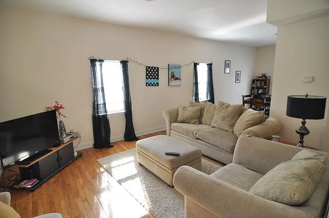2844 Erie Ave #2 — Photo 3