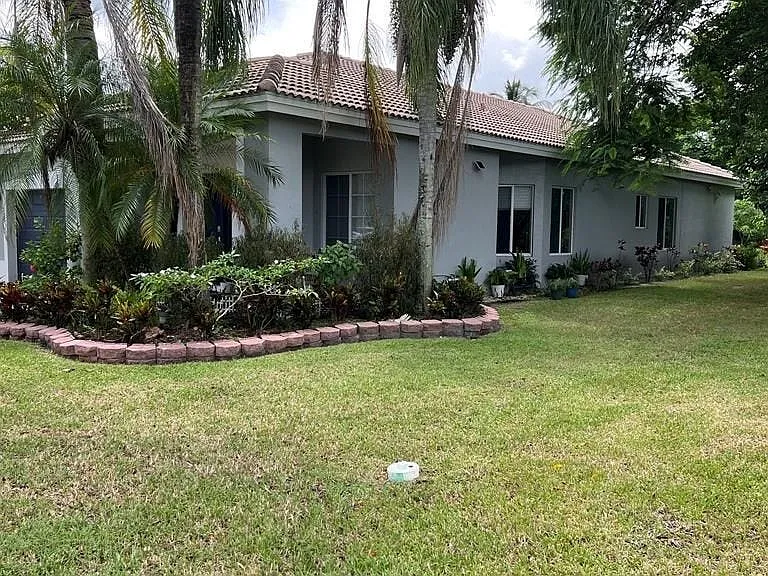 1186 SW 44th Ave — Photo 95
