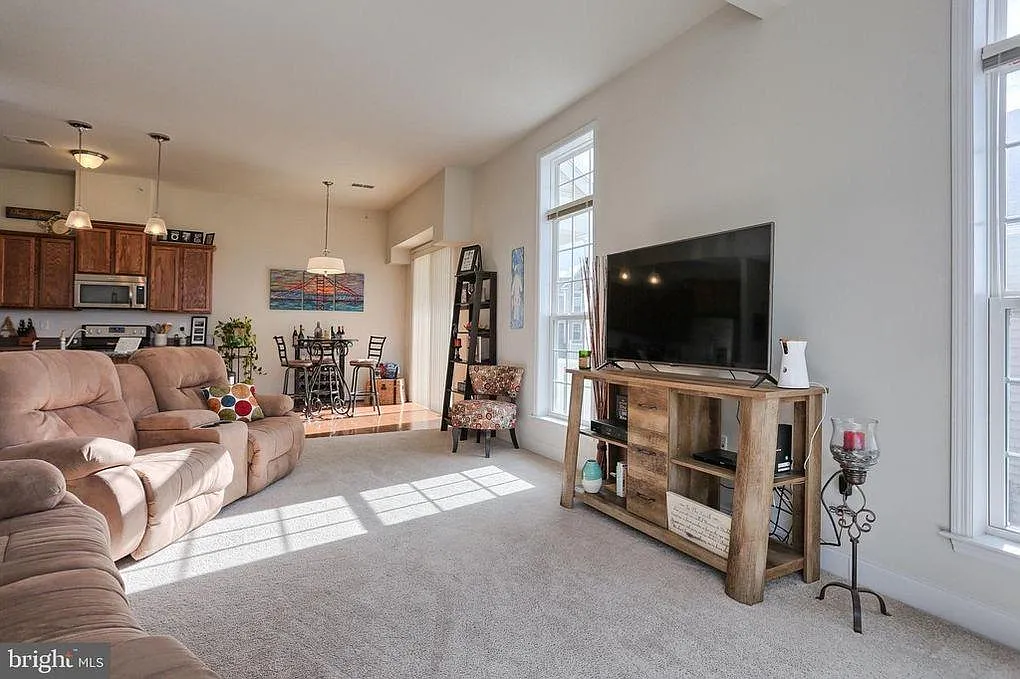 2 bed, 1369 sqft, $2,150 — Photo 1