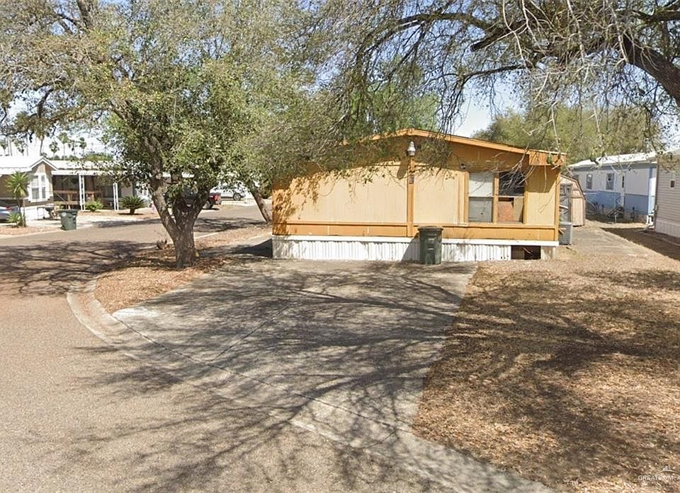 2nd image of 1301 Tropical Cir