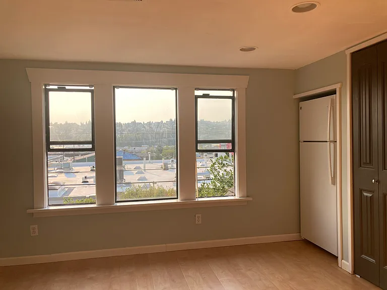 Magnolia hills from living windows