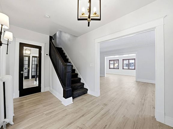 4th image of 322 Voorhees Ave