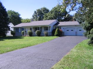 3860 Christopher Dr, Brighton, MI 48114