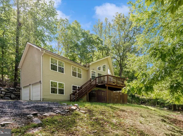 180 Mountain Dew Ct, Harpers Ferry, WV 25425