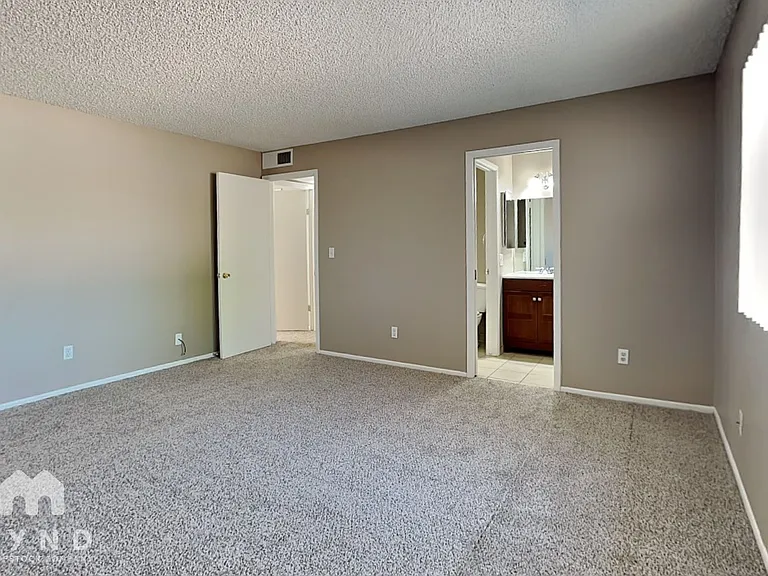 11412 N 57th Dr — Photo 7