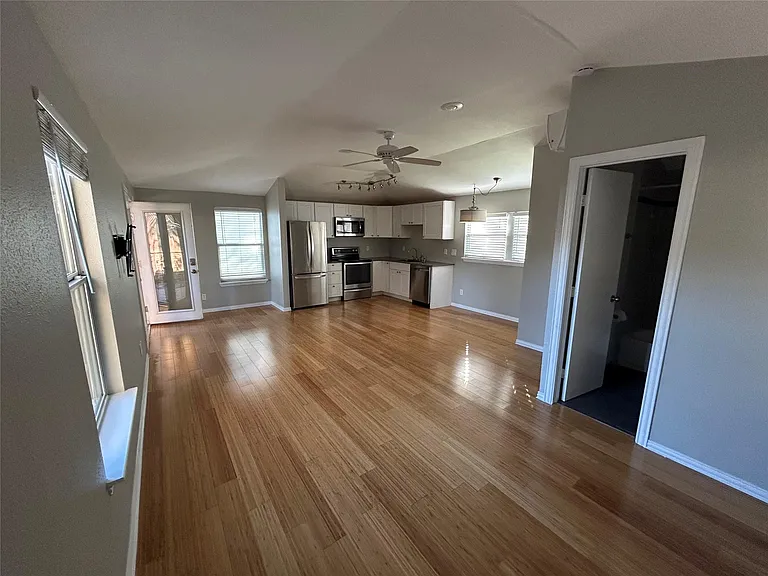 4019 Ascot Ln — Photo 4
