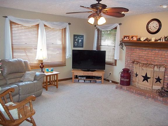 3rd image of 1014 Fallway Dr