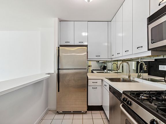 5th image of 255 E 49th St APT 14C