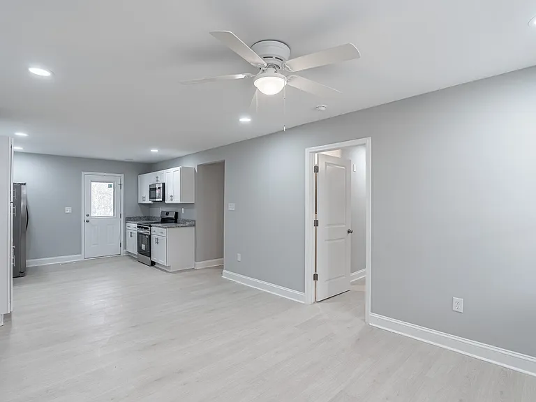 3250 Bagnal Dr — Photo 5