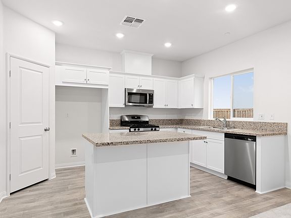 Gorgeous open kitchen