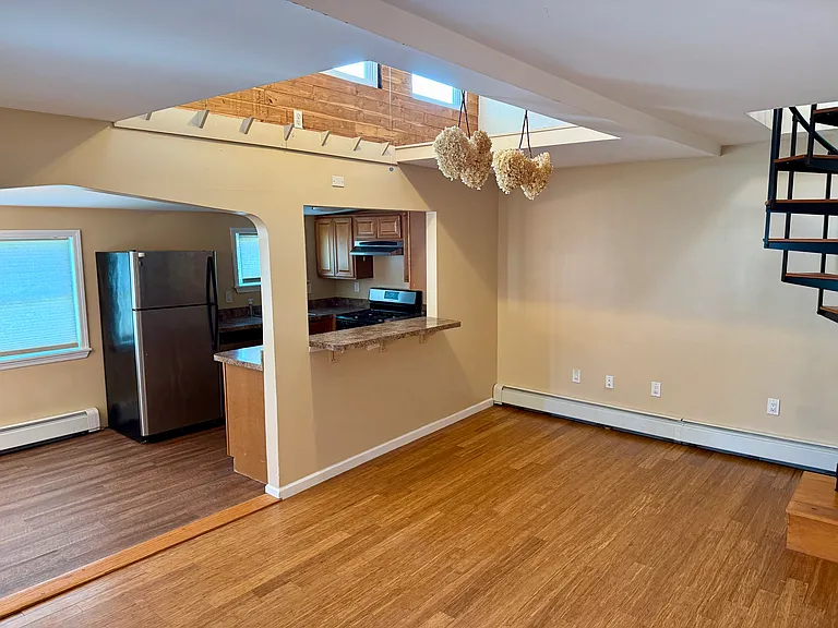 64 S Bay Dr — Photo 8